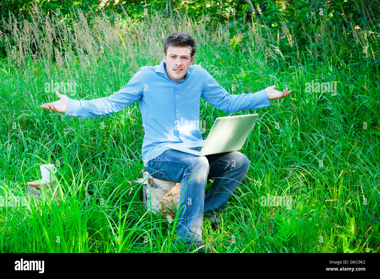 Tasse Laptop notebook Stockfoto