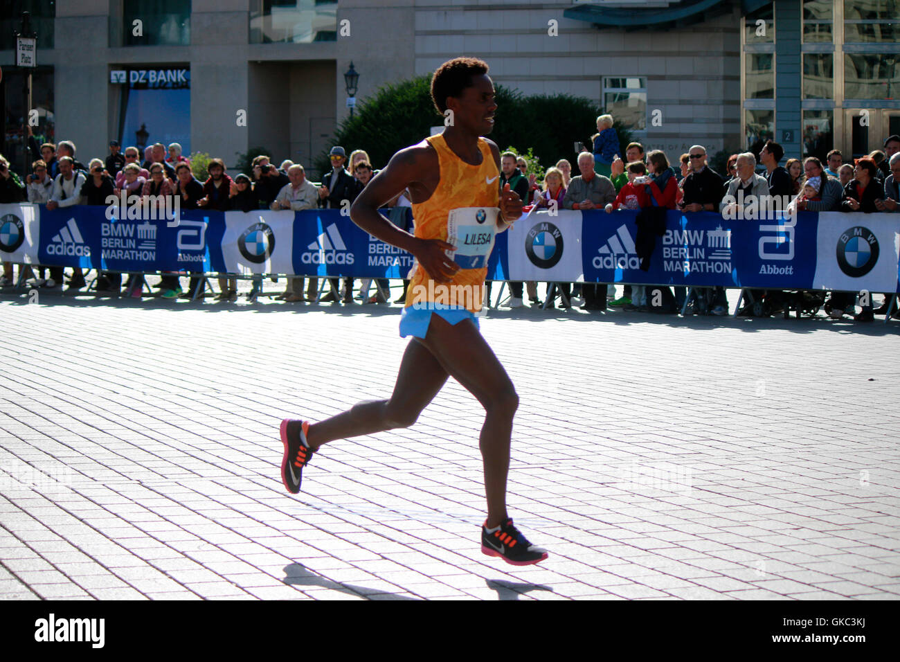 Feyisa Lilesa - Berlin-Marathon, Pariser Platz, 27. September 2015, Berlin. Stockfoto