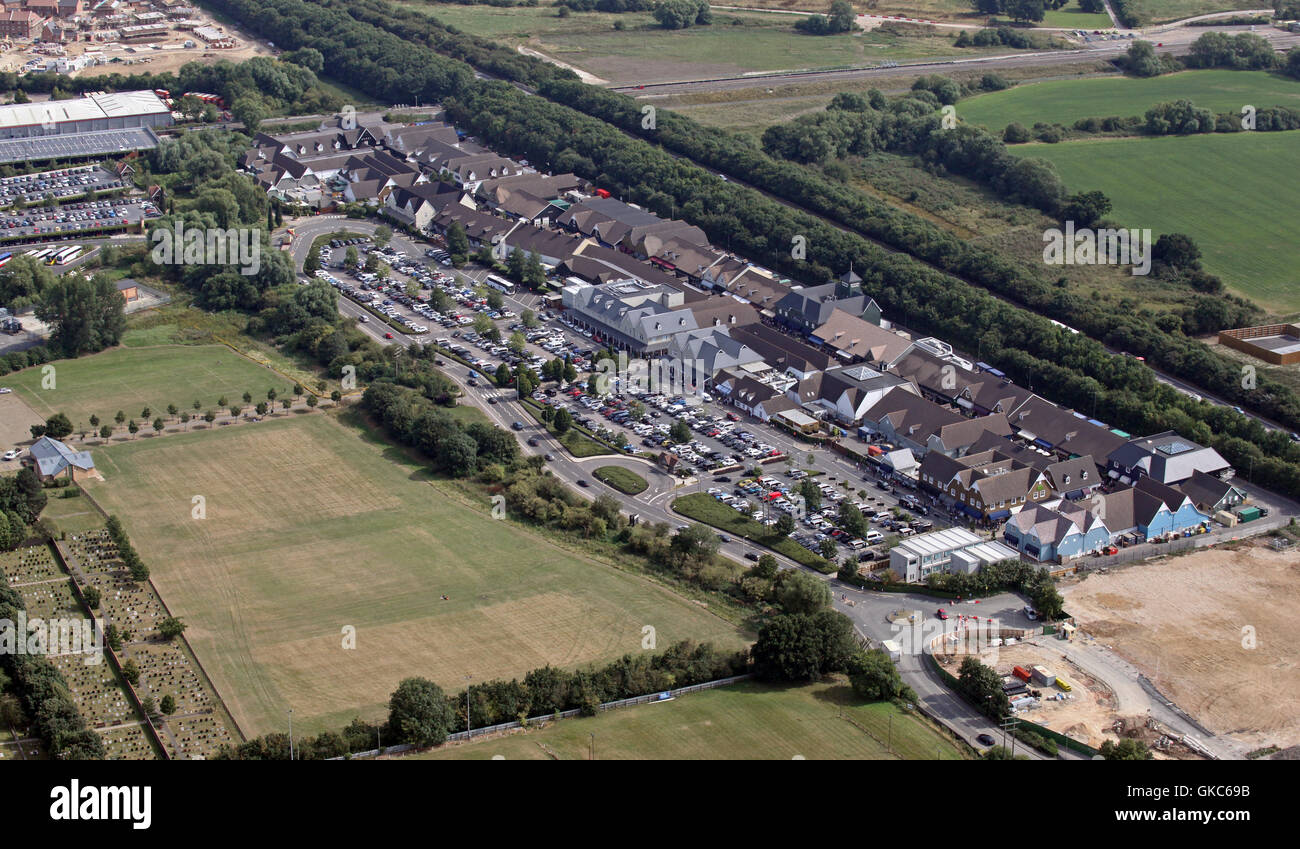 Luftaufnahme von Maasmechelen Village, ein Outlet-Shopping-Center in Bicester, Oxfordshire, Vereinigtes Königreich, im Besitz von Value Retail plc Stockfoto