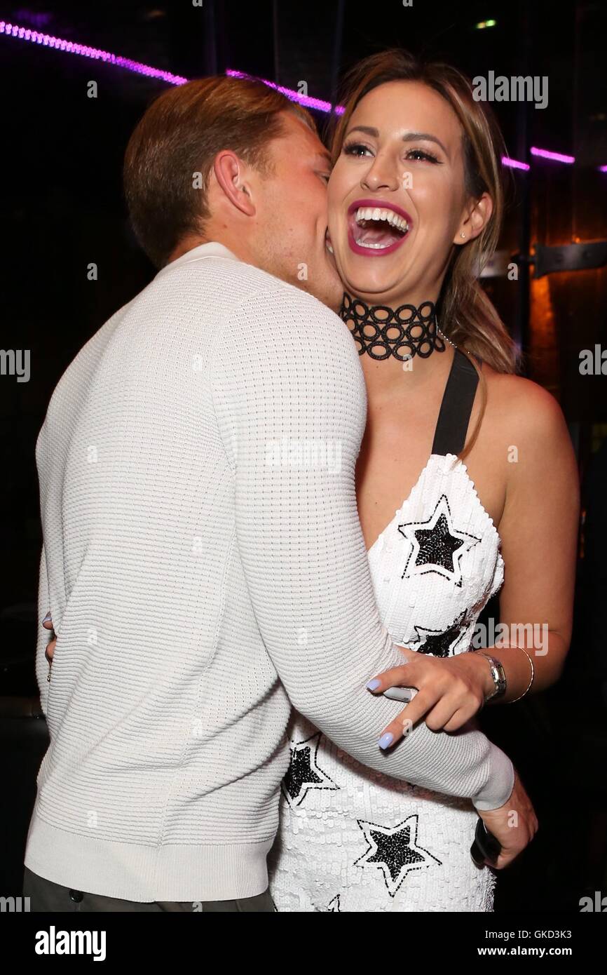 Launch-Party für Ferne McCanns Autobiographie, "Cross My hören", veranstaltet von Ginger Martini.  Mitwirkende: Lew Frost, Ferne McCann wo: London, Vereinigtes Königreich bei: 18. Mai 2016 Stockfoto