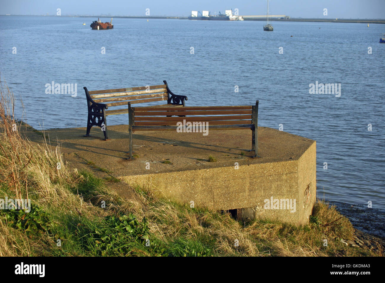 2. Weltkrieg Pillbox mit Sitzplätzen Stockfoto