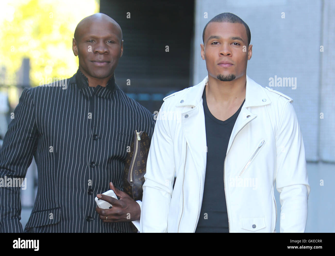 Chris Eubank und sein Sohn Chris Eubank Jr außerhalb ITV Studios Featuring: Chris Eubank, Jr. Wo: London, Vereinigtes Königreich bei: 24. Mai 2016 Stockfoto