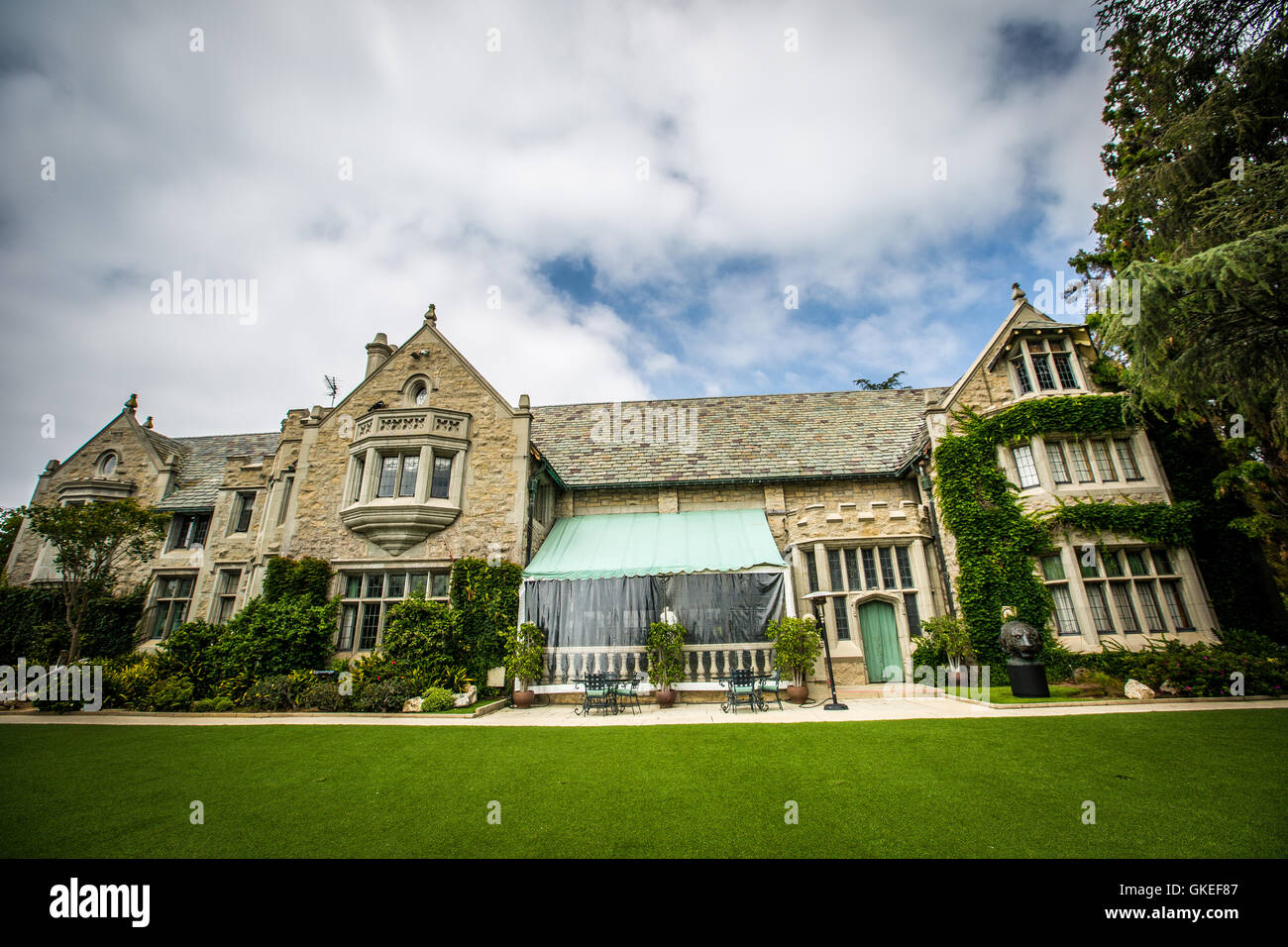 Die Playboy Mansion ist der Zeitschrift Home of Playboy-Gründer Hugh ...