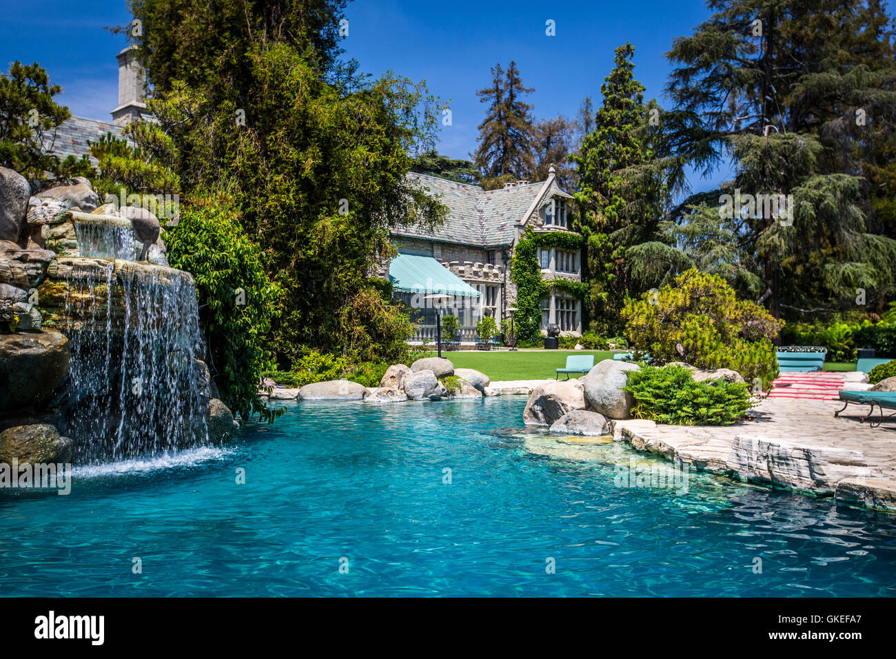 Die Playboy Mansion ist der Zeitschrift Home of Playboy-Gründer Hugh ...