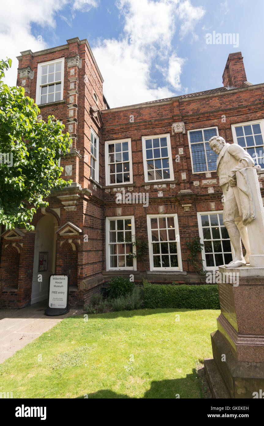 William Wilberforce House Museum und Statue, Kingston upon Hull, Yorkshire, England, UK Stockfoto