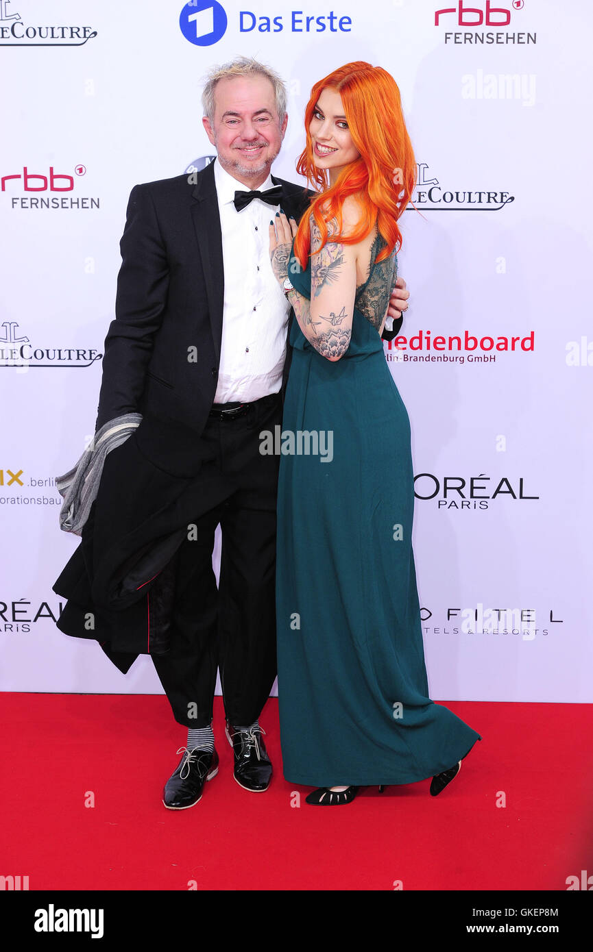 Deutscher Filmpreis 2016 bei der Messe Berlin - Anreise.  Mitwirkende: Helmut Zerlett, Jana Zerlett Where: Berlin, Deutschland bei: 27. Mai 2016 Stockfoto