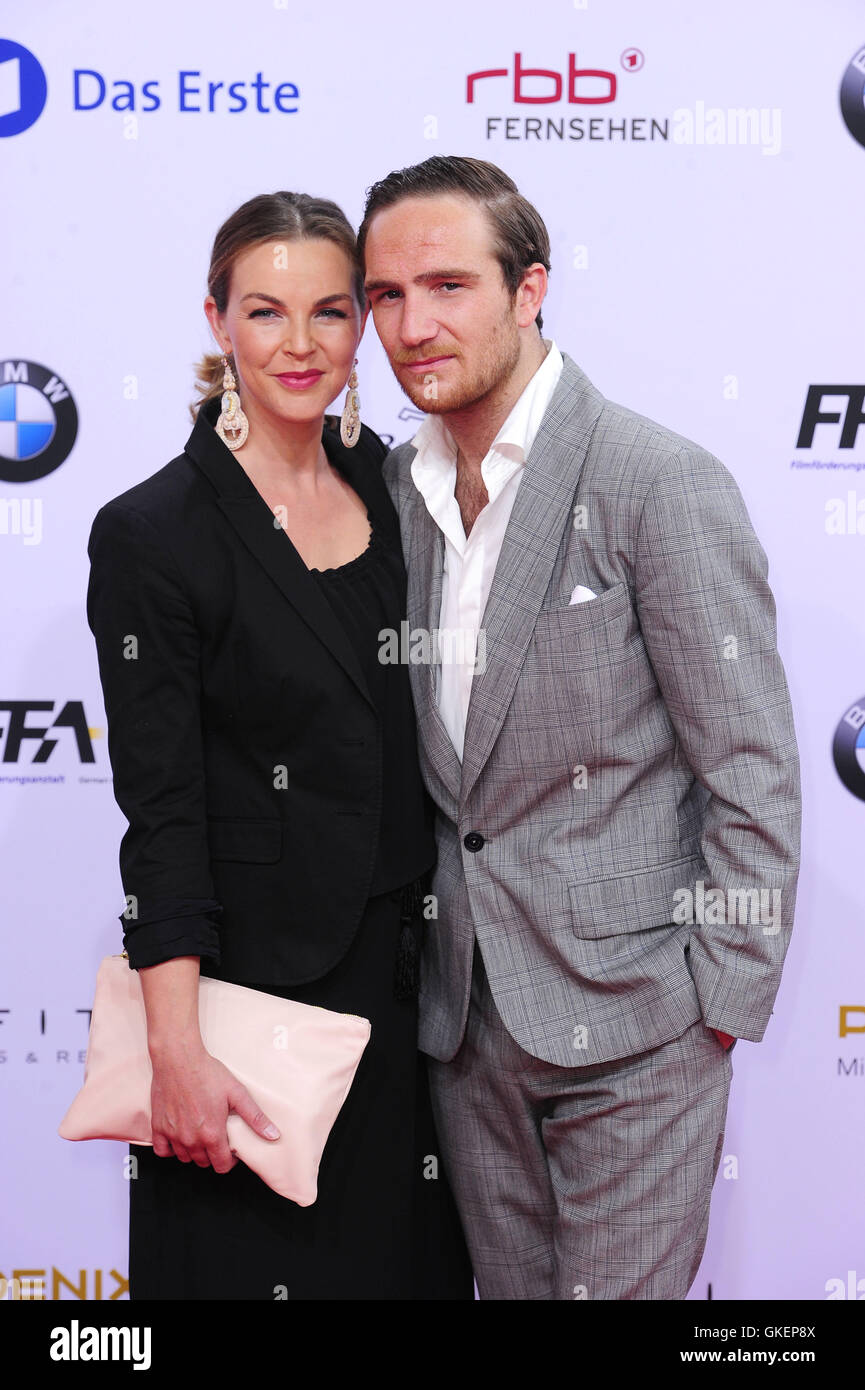 Deutscher Filmpreis 2016 bei der Messe Berlin - Anreise.  Mitwirkende: Annika Kipp, Frederick Lau Where: Berlin, Deutschland bei: 27. Mai 2016 Stockfoto