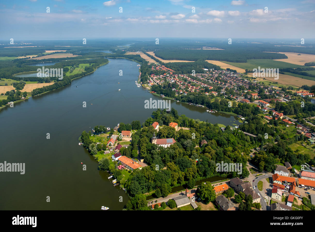 Luftaufnahme, Insel Schloss Mirow mit JohanniterKirche, Burg 3