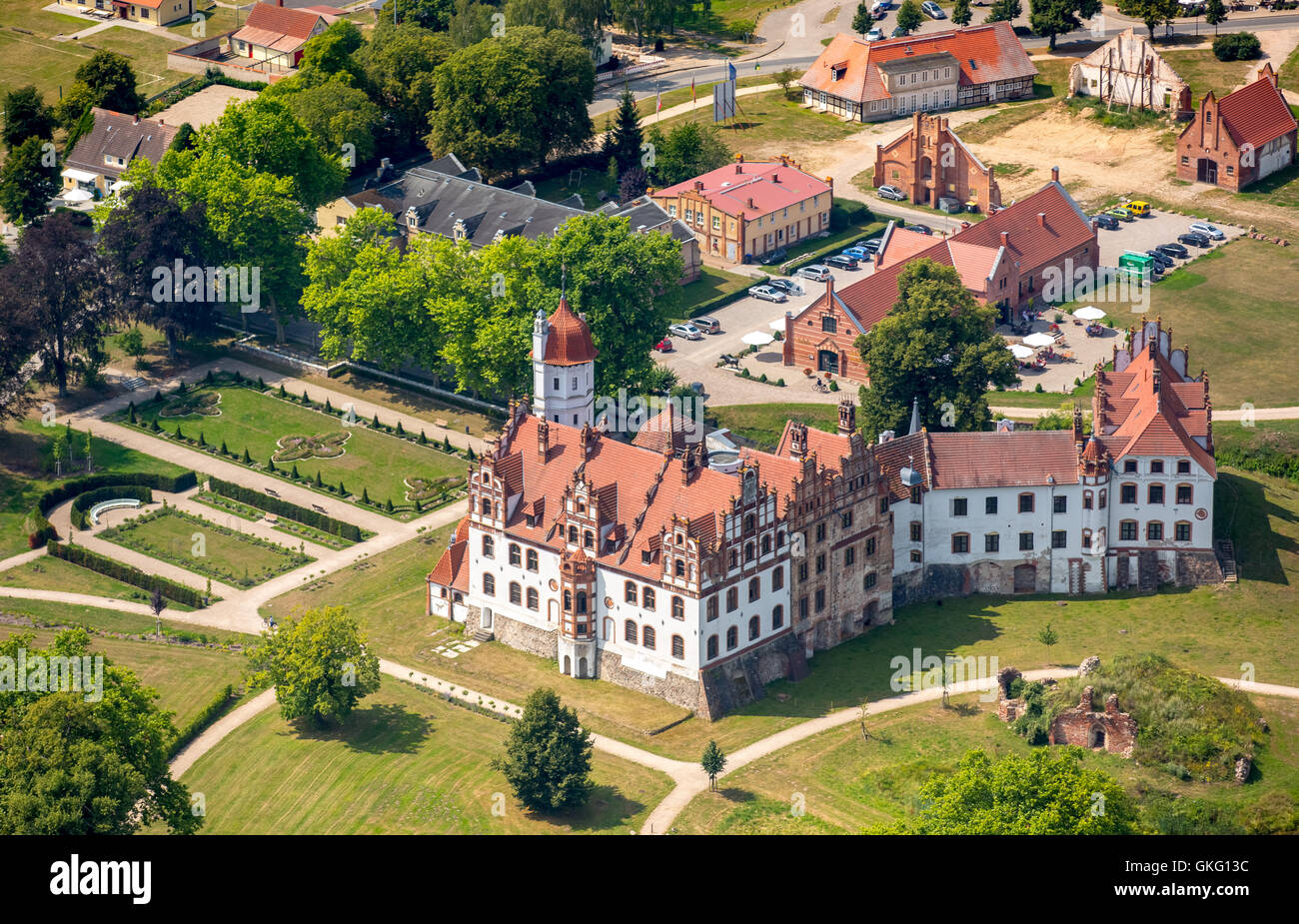 Luftaufnahme, Schloss Basedow, Schloss Basedow, Basedow, Landschaft der