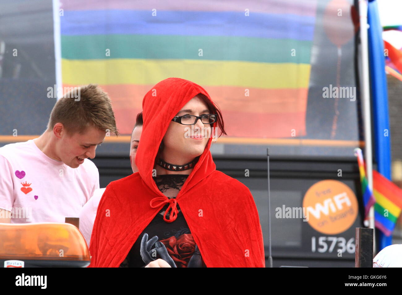 Swindon, UK 20. August 2016. Man feiert das jährliche LGBT Festival. Daniel Crawford/Alamy Live-Nachrichten Stockfoto