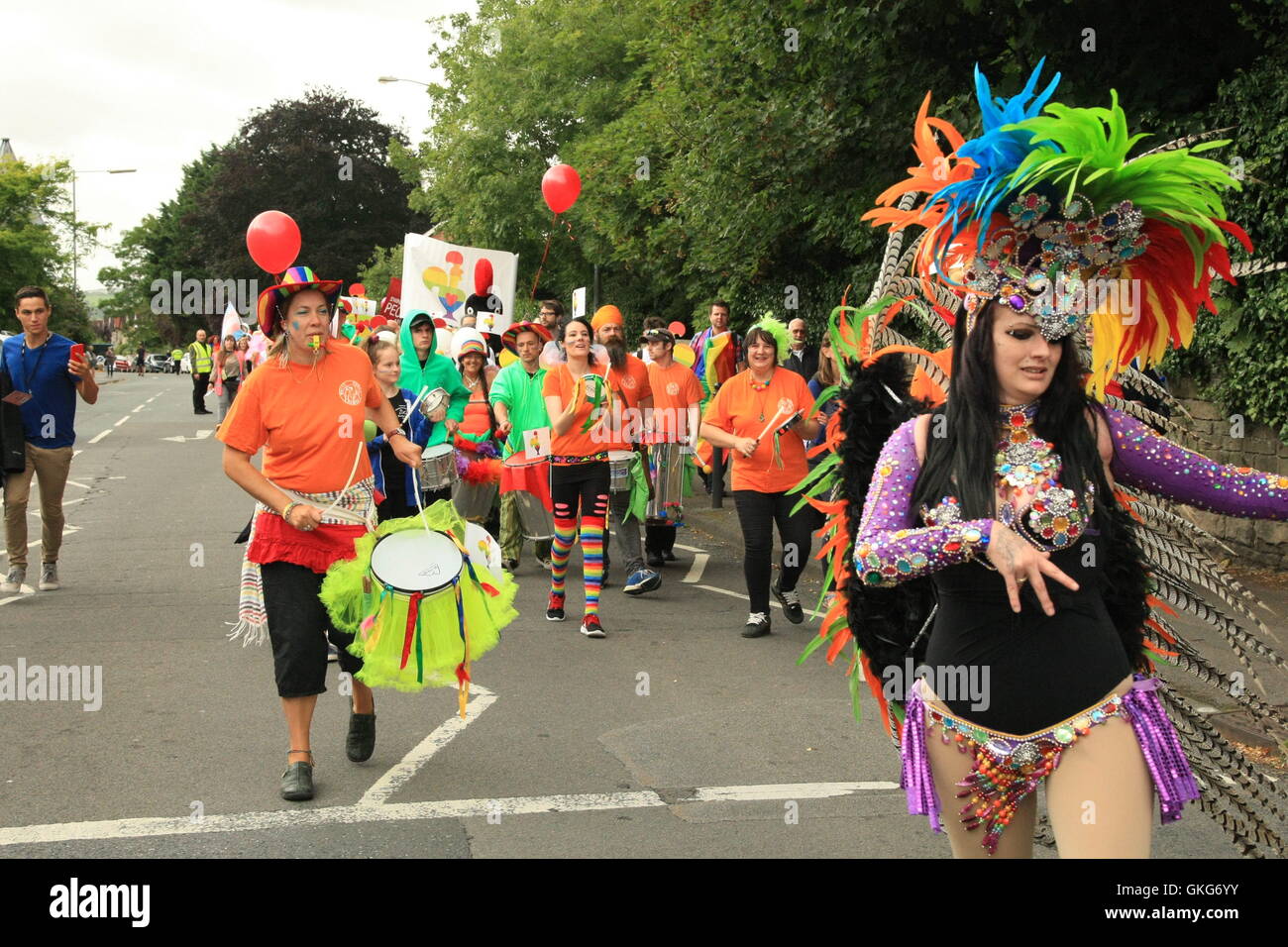 Swindon, UK 20. August 2016. Man feiert das jährliche LGBT Festival. Daniel Crawford/Alamy Live-Nachrichten Stockfoto