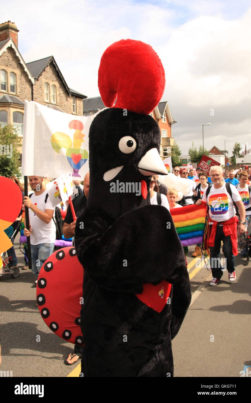 Swindon, UK 20. August 2016. Man feiert das jährliche LGBT Festival. Daniel Crawford/Alamy Live-Nachrichten Stockfoto