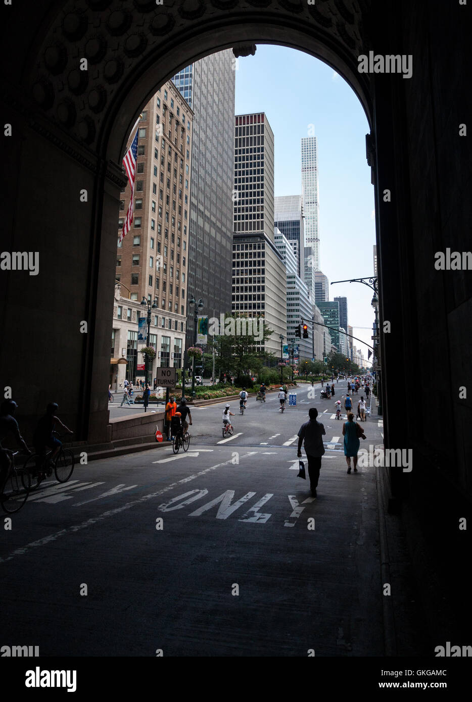 New York, USA. 20. August 2016. Park Avenue Viadukt ohne Autos während der Summer Streets in New York Credit: Paolo Fontana/Alamy Live News Stockfoto