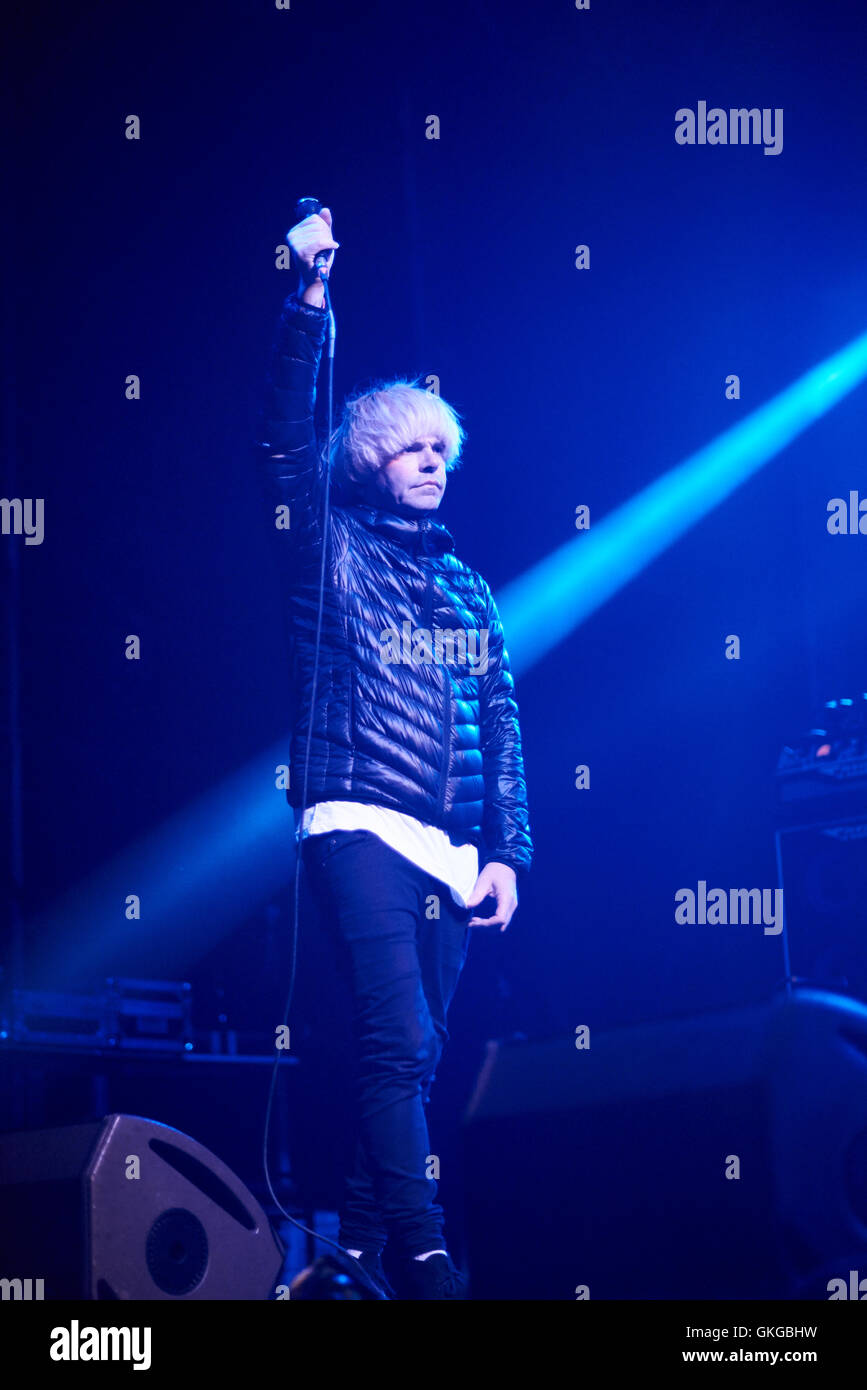 Sport Beat Festival, Gloucester, Gloucestershire, 20. August 2016. Die Scharlatane führen Sänger Tim Burgess Credit: © Daniel Fisher/Alamy Live-Nachrichten Stockfoto