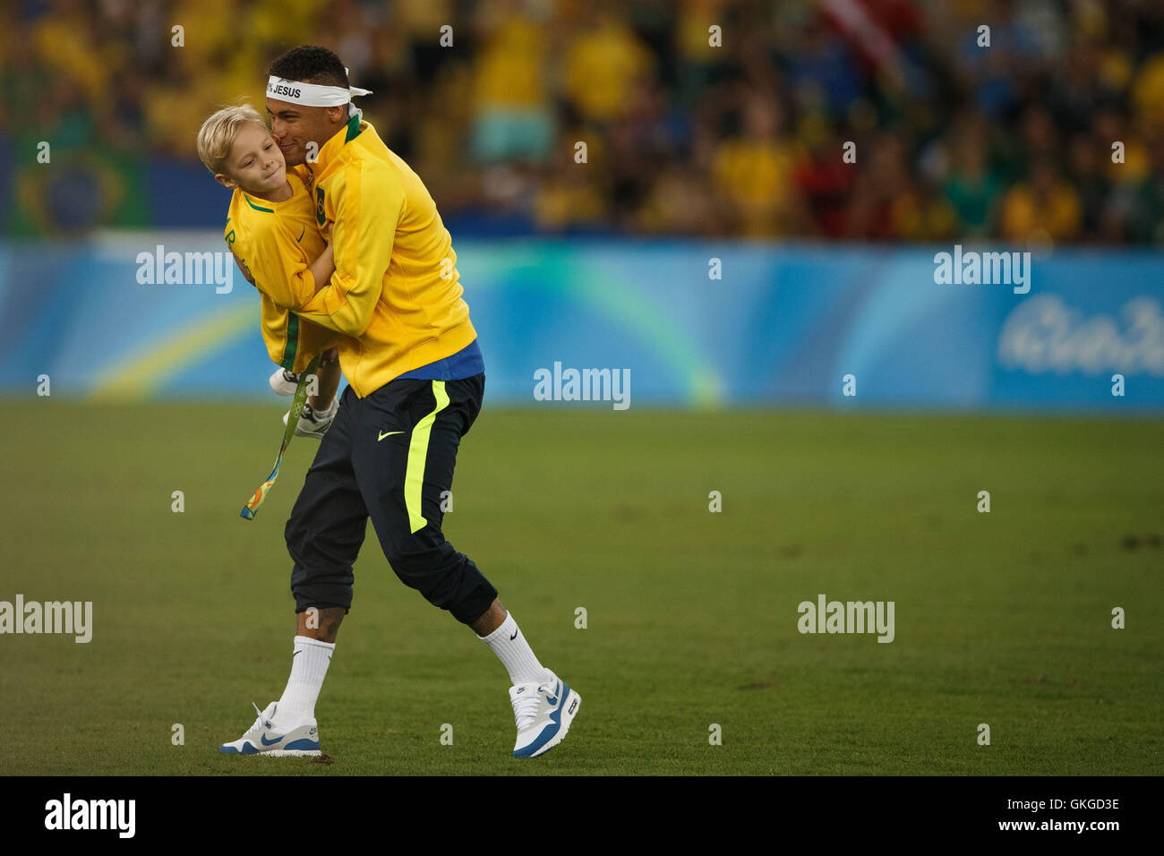 Rio De Janeiro Brasilien 20 August 2016 Neymar Jr Von Brasilien Und Sein Sohn David Lucca Nach Dem Spiel Zwischen Brasilien Vs Deutschlands Gultig Fur Das Rennen Fur Fussball Gold In Rio