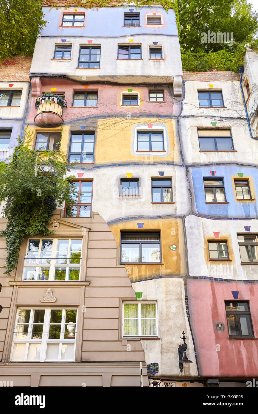 Fassade des das Hundertwasserhaus. Stockfoto