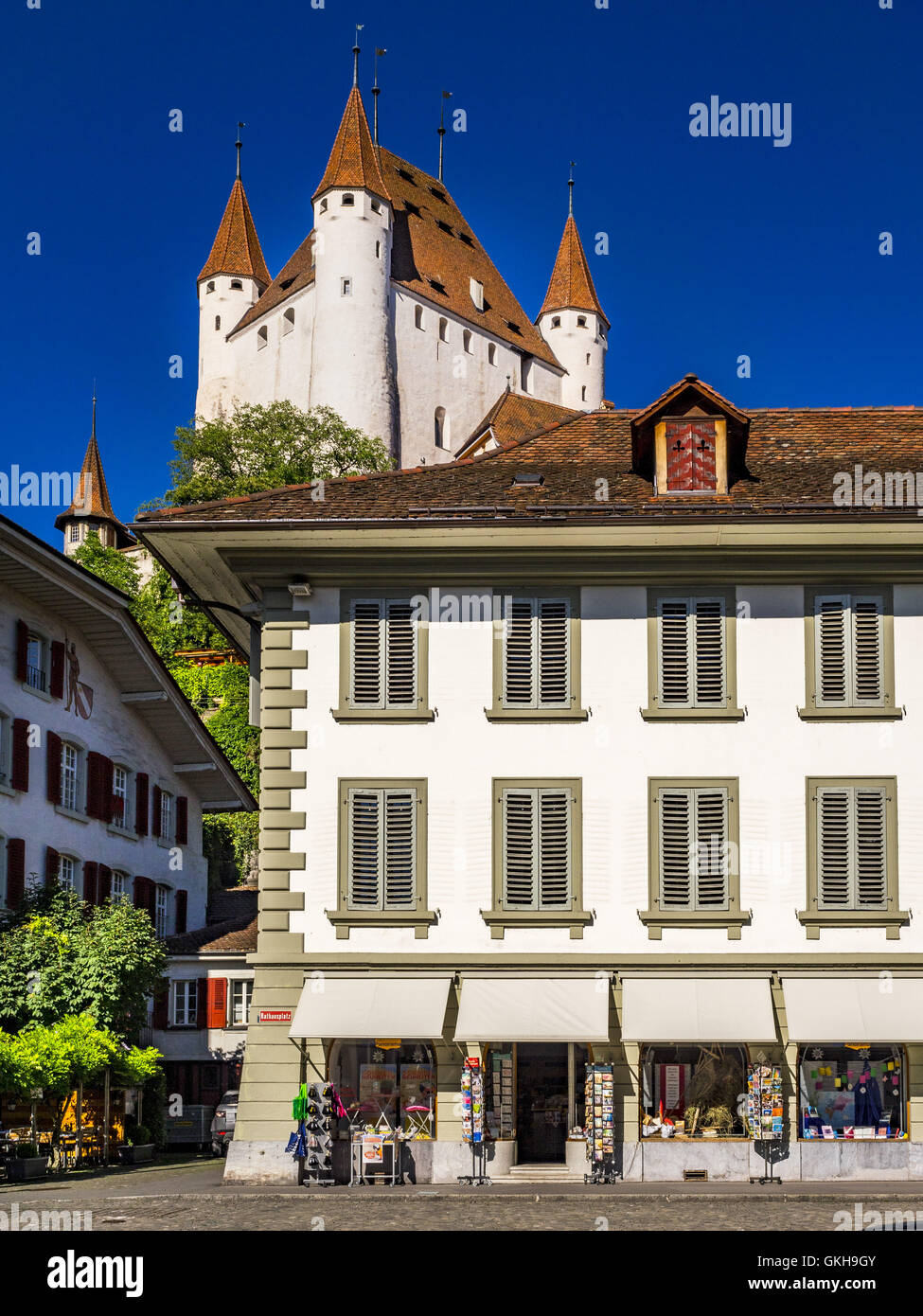 Altstadt In Thun Und Schloss Thun, Berner Oberland, Kanton Bern ...