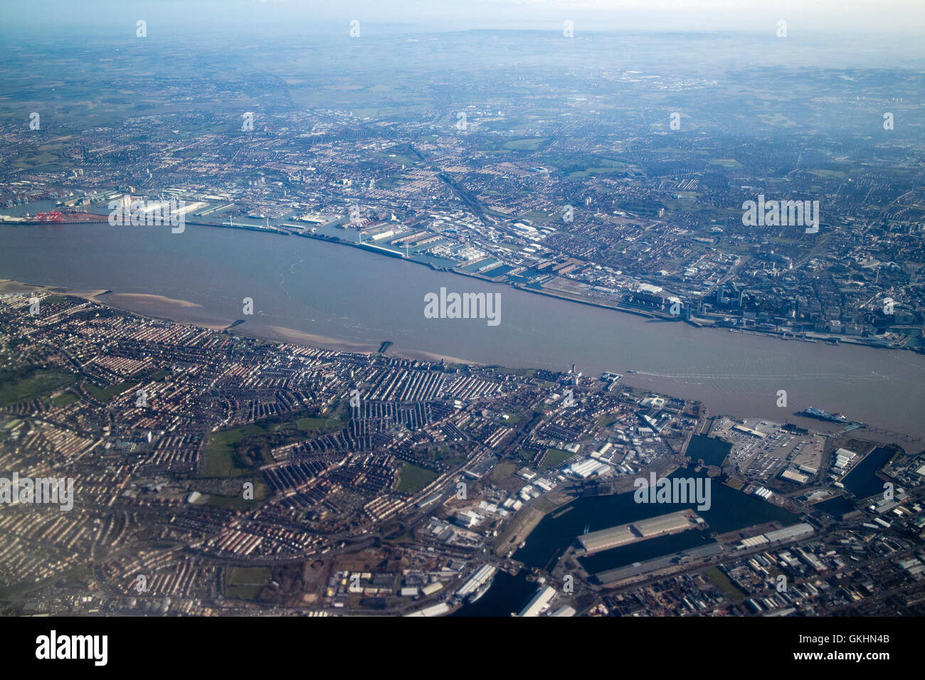 Luftaufnahme von Liverpool, Birkenhead und den Fluss Mersey Stockfoto