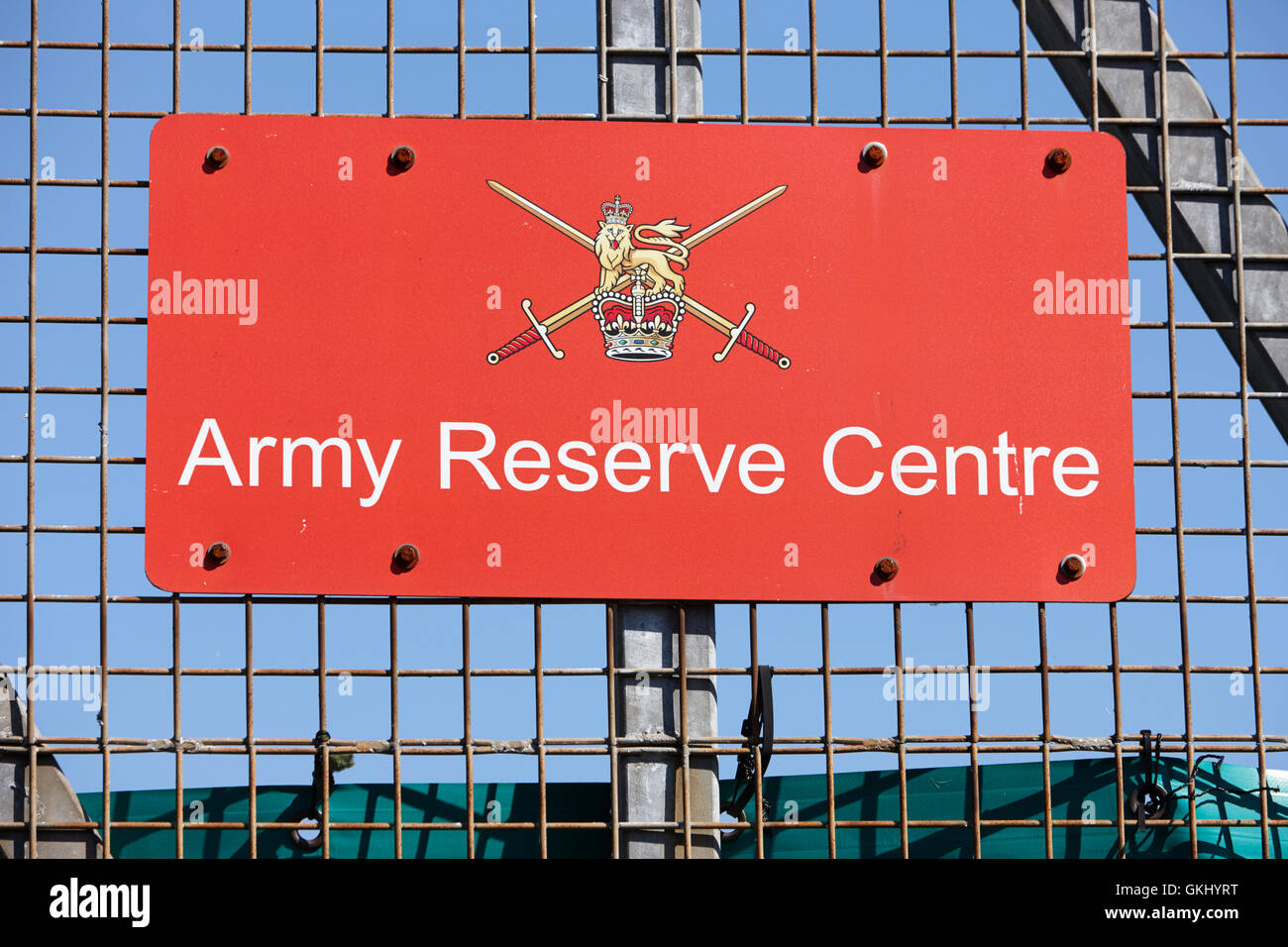 britische Armee Army Reserve Zentrum anmelden Drahtzaun im Vereinigten Königreich Stockfoto