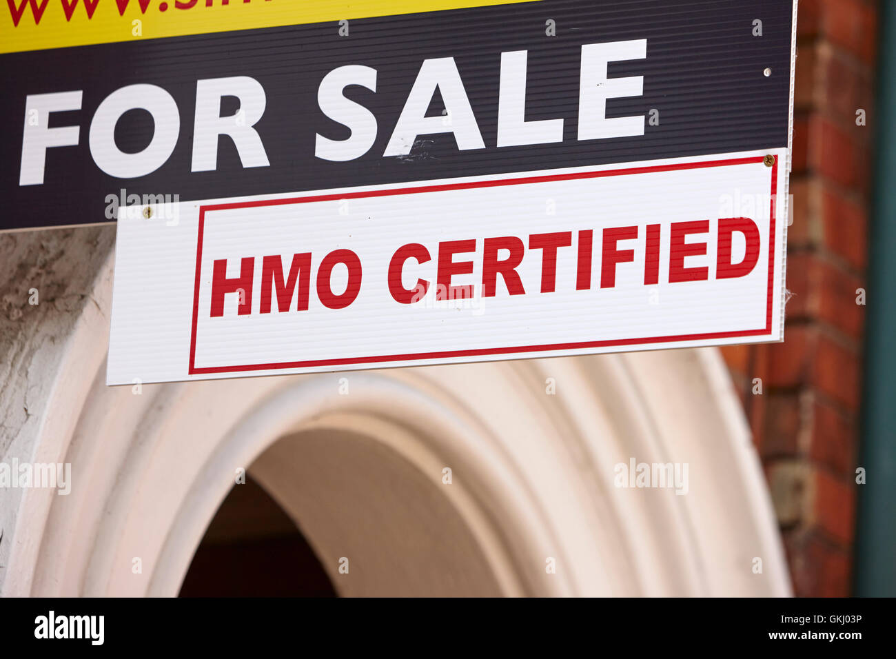 Zum Verkauf Hmo-zertifizierten Zeichen außerhalb kaufen Eigentum in der holylands Universität von Belfast zu lassen. Stockfoto