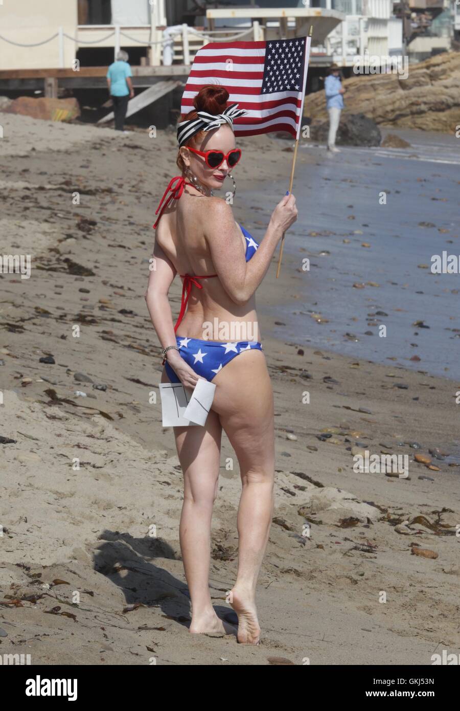 Phoebe Price zeigt ihre Unterstützung für Politiker Donald Trump am Memorial Day, während es am Malibu Beach verbringen, mit einer amerikanischen Flagge Bikini Featuring: Phoebe Preis wo: Los Angeles, California, Vereinigte Staaten von Amerika bei: 30. Mai 2016 Stockfoto
