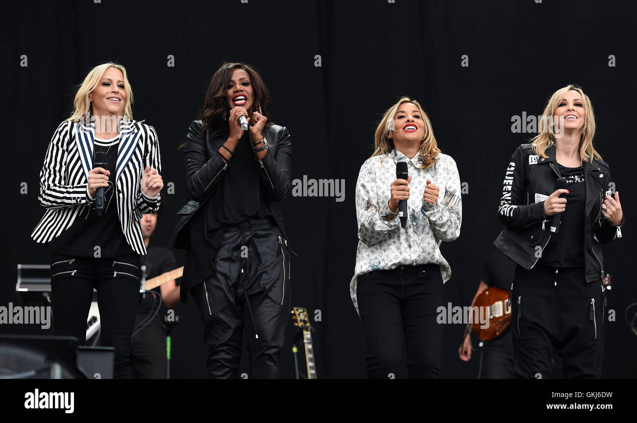 (links nach rechts) Allerheiligen Nicole Appleton, Shaznay Lewis, Melanie Blatt und Natalie Appleton führen auf der Virgin Media Bühne beim V Festival im Weston Park in Shifnal, Shropshire. Stockfoto