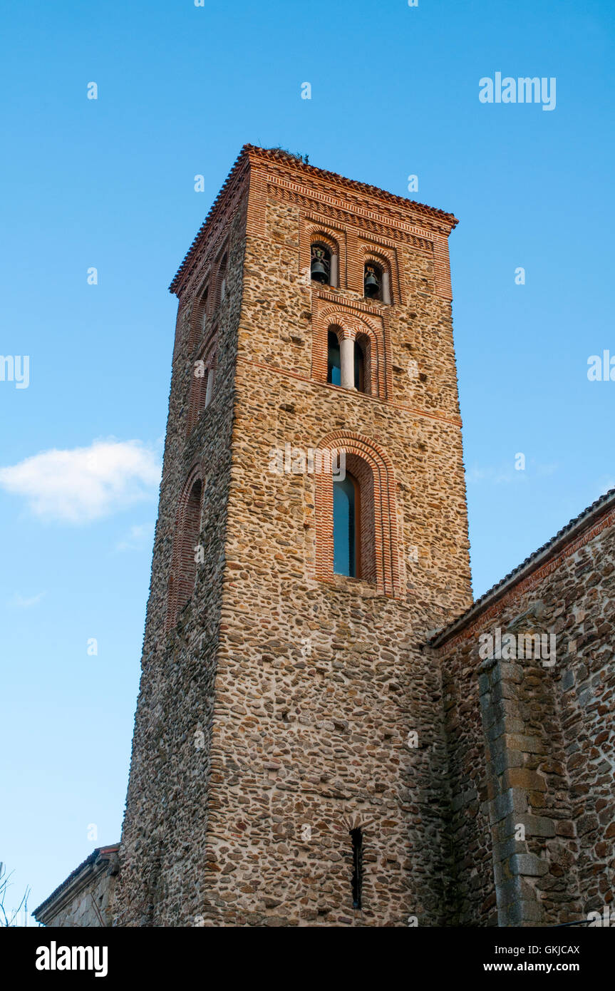 Turm der Kirche Santa Maria del Castillo. Buitrago del Lozoya, Provinz Madrid, Spanien. Stockfoto