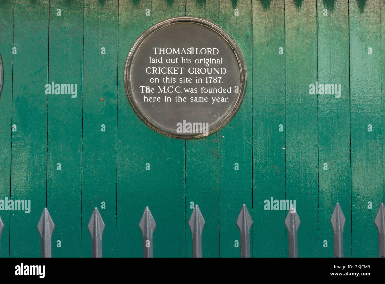 Plakette fest mit einem kleinen hölzernen Pavillon in Dorset Square, London, Website der erste MCC Cricket ground im Jahr 1787, England, UK Stockfoto