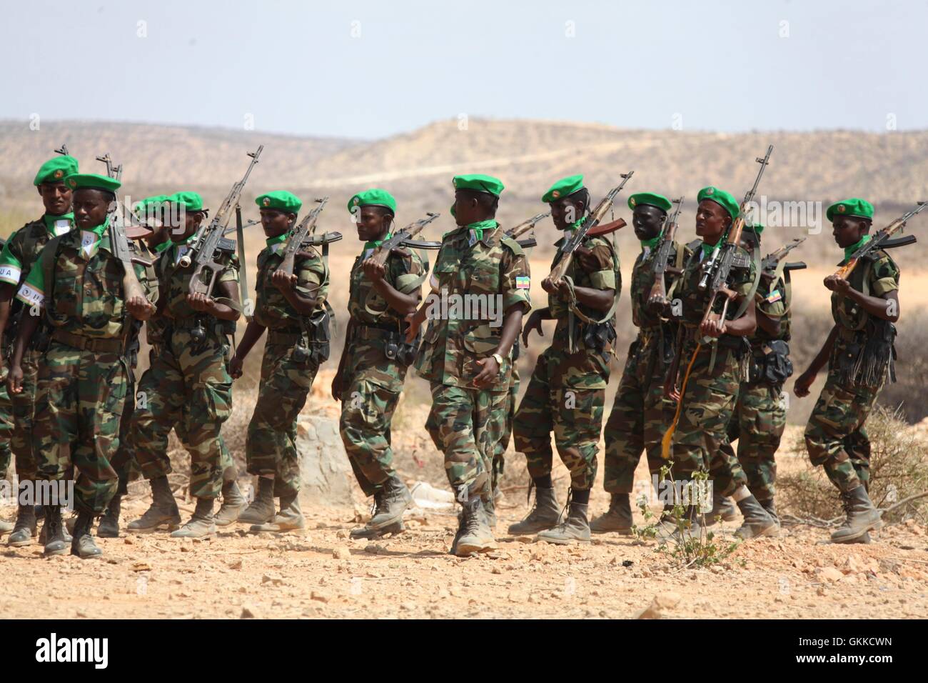 Afrikanischen Anschlußtruppen Zugehörigkeit zu dem äthiopischen Kontingent der AMISOM März während einer Zeremonie, Belet Mahadday, Somalia, Äthiopien am 17. Februar begrüßen zu dürfen. AU UN IST Foto / Ilyas A. unterstützt Stockfoto
