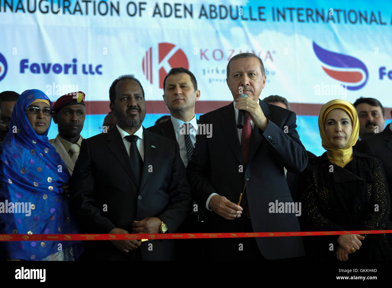 Am 25. Januar 2015 eröffneten der türkische Präsident Recep Tayyip Erdogan und der somalische Präsident Hassan Scheich Mohamud gemeinsam das neue Terminal des internationalen Flughafens Aden Abdulle in Mogadischu. Dies war ein bedeutender Meilenstein bei der Infrastrukturentwicklung Somalias. Stockfoto