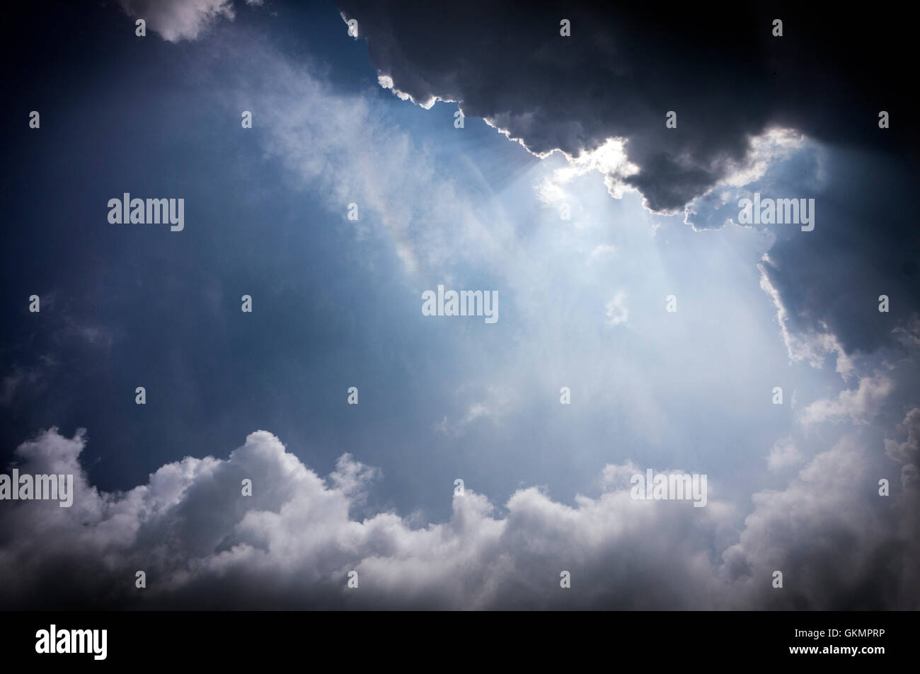 Dramatische Wolkengebilde über Worthing, West Sussex, UK Stockfoto