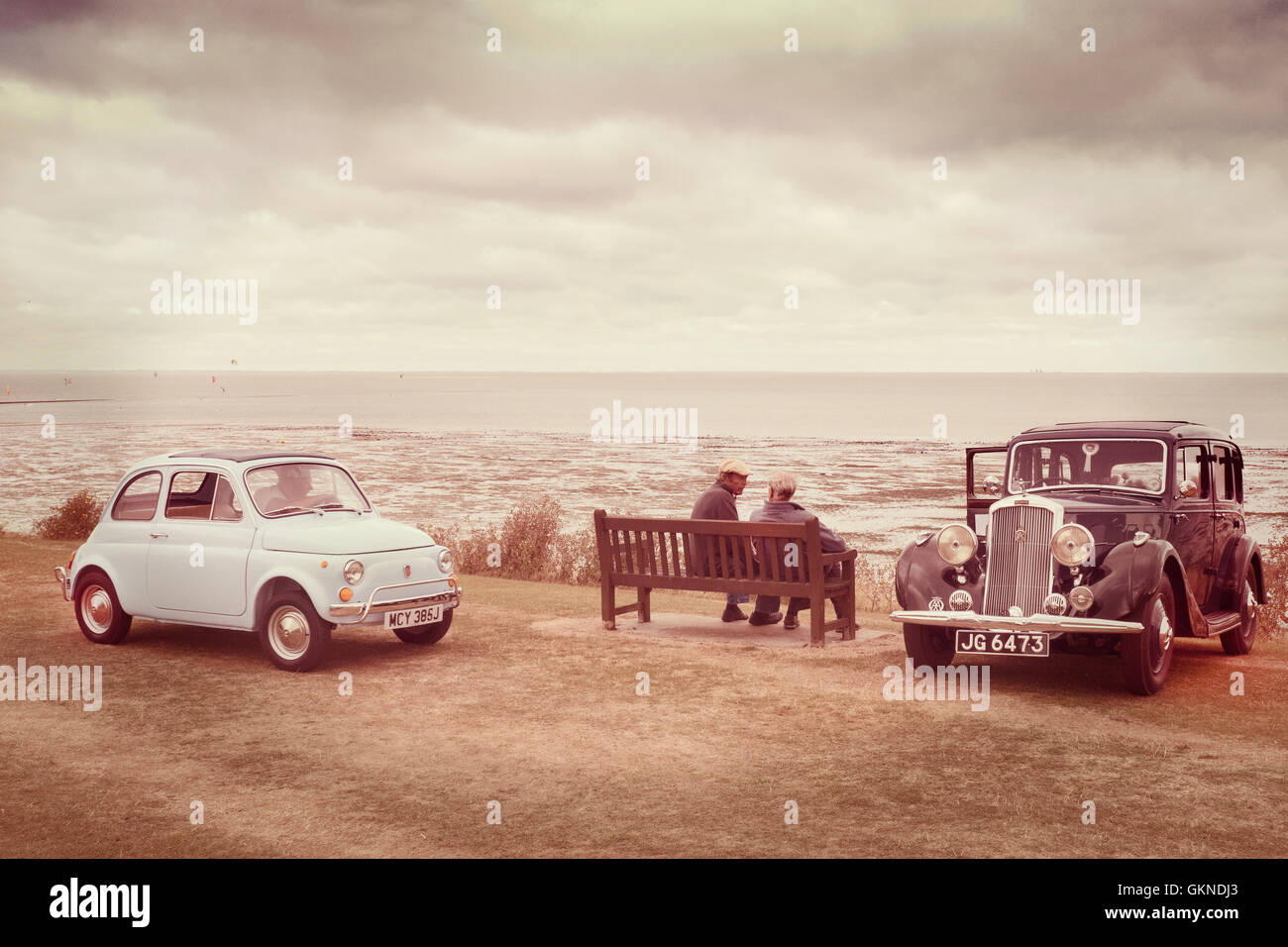 Autos auf dem Display auf Whitstable Classic Motor Show, Tankerton Pisten Kent UK Stockfoto