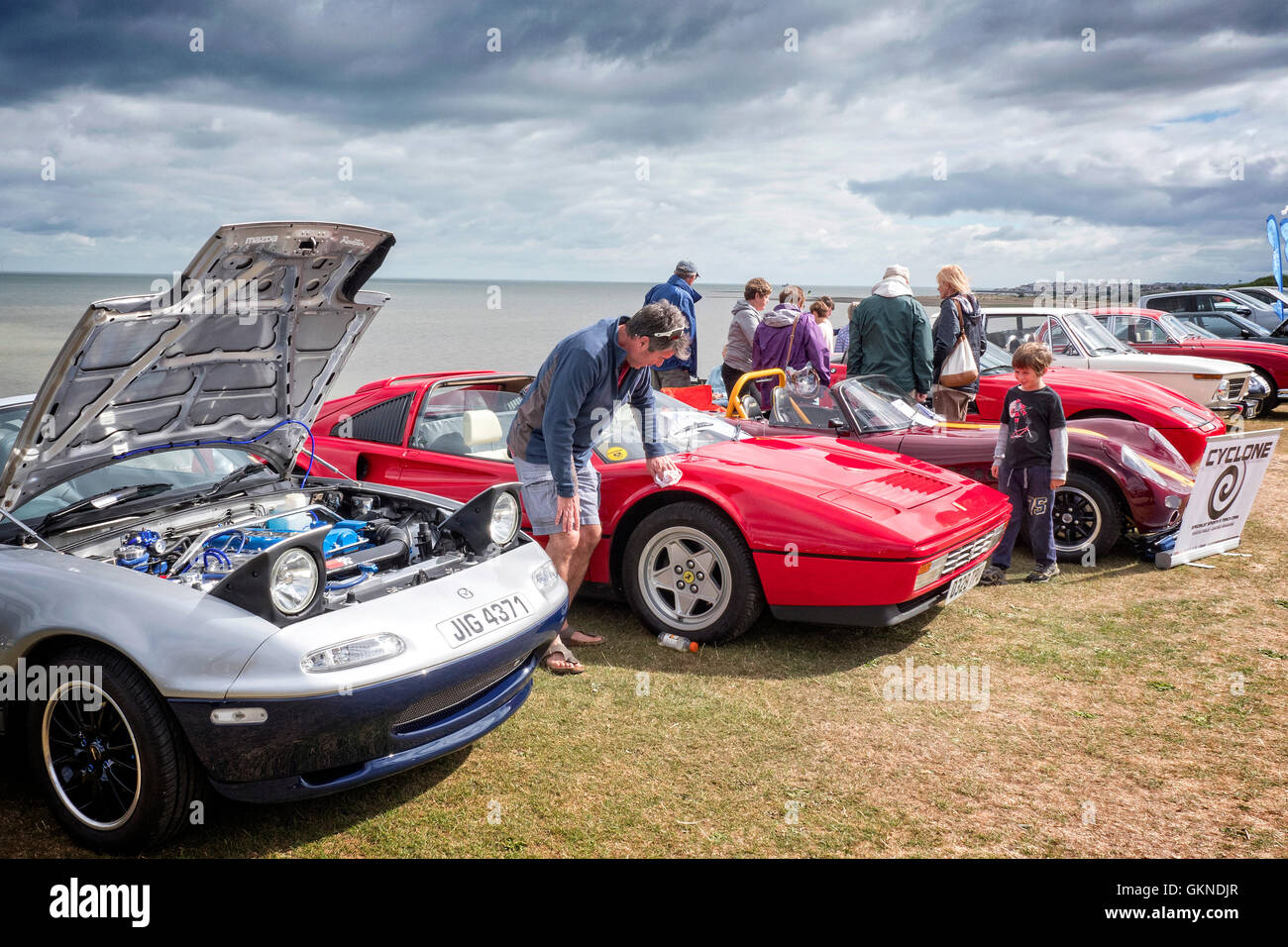 Autos auf dem Display auf Whitstable Classic Motor Show, Tankerton Pisten Kent UK Stockfoto