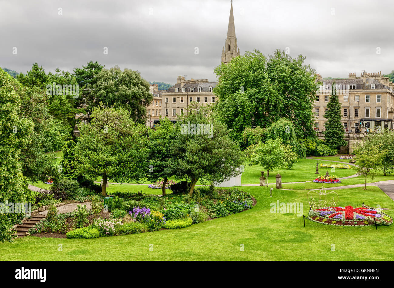 Blumen und Gräser in öffentlichen Park, Bath, England Stockfoto