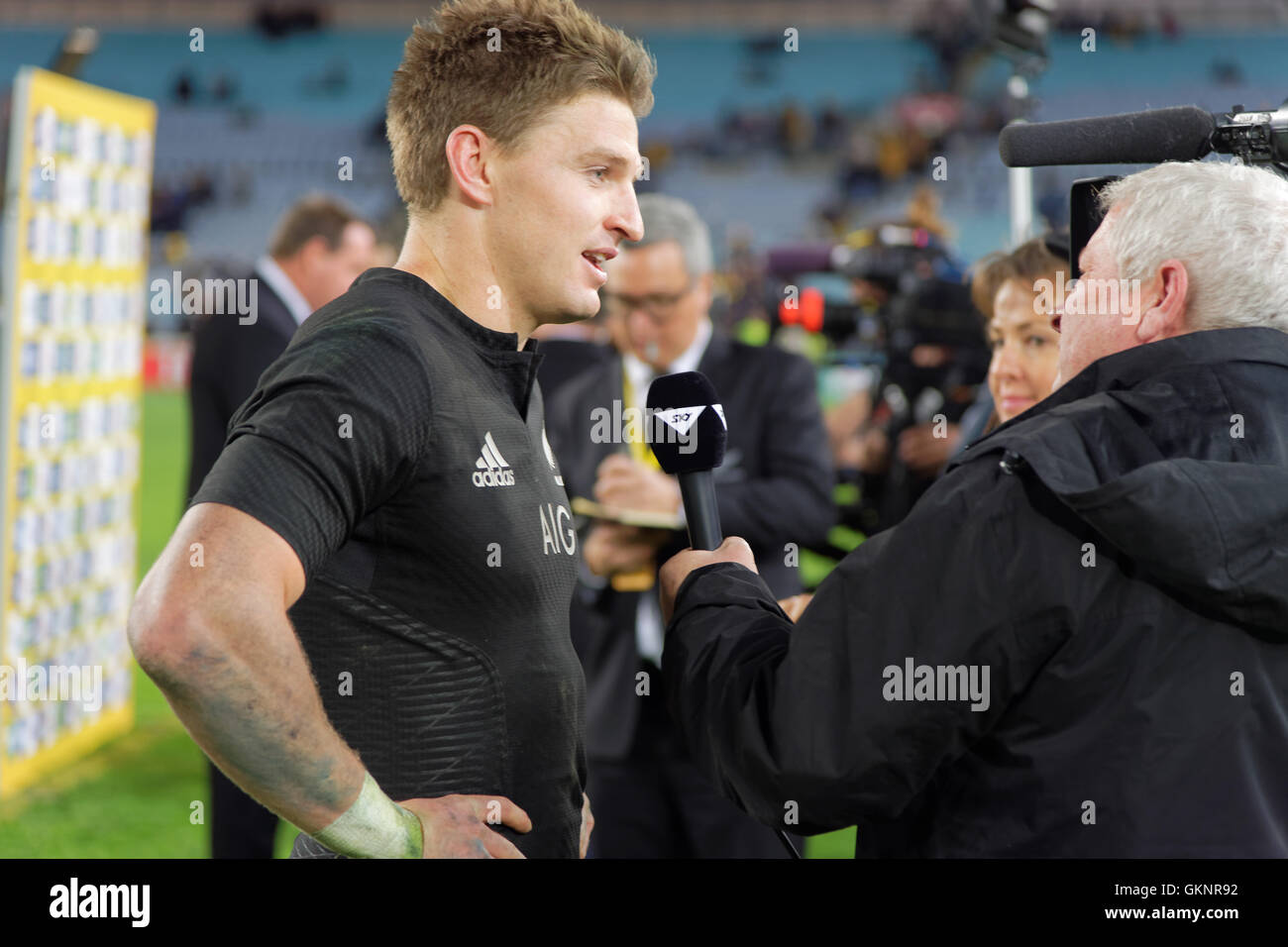 Sydney, Australien. 20. August 2016. Mann des Spiels, New Zealand Beauden Barrett (10) spricht zu den Medien, die nach der ersten Rugby-union-Testspiel zwischen australischen Wallabies und New Zealand All Blacks. Neuseeland gewann das erste Spiel 42-8 im ANZ Stadium und 1: 0 in der Bledisloe Cup jährlich drei-Match-Serie. Bildnachweis: Hugh Peterswald/Pacific Press/Alamy Live-Nachrichten Stockfoto