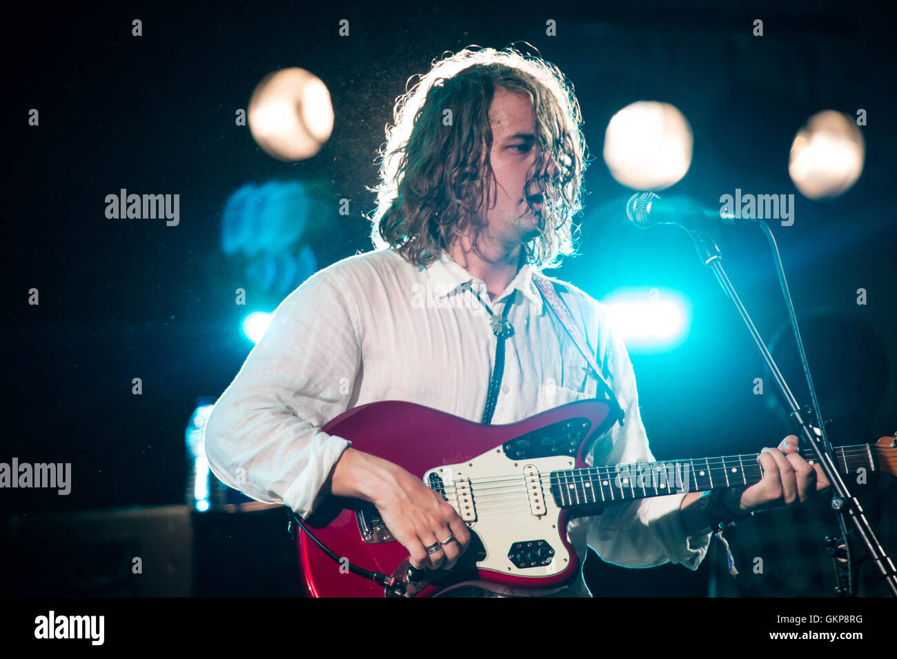 Brecon, Wales, UK, 21. August 2016. Der letzte Tag der grüne Mann Festival 2016 auf dem Glanusk Anwesen in Brecon, Wales. Im Bild: Kevin Morby spielt weit heraus Zelt. Foto: Rob Watkins/Alamy Live-Nachrichten Stockfoto