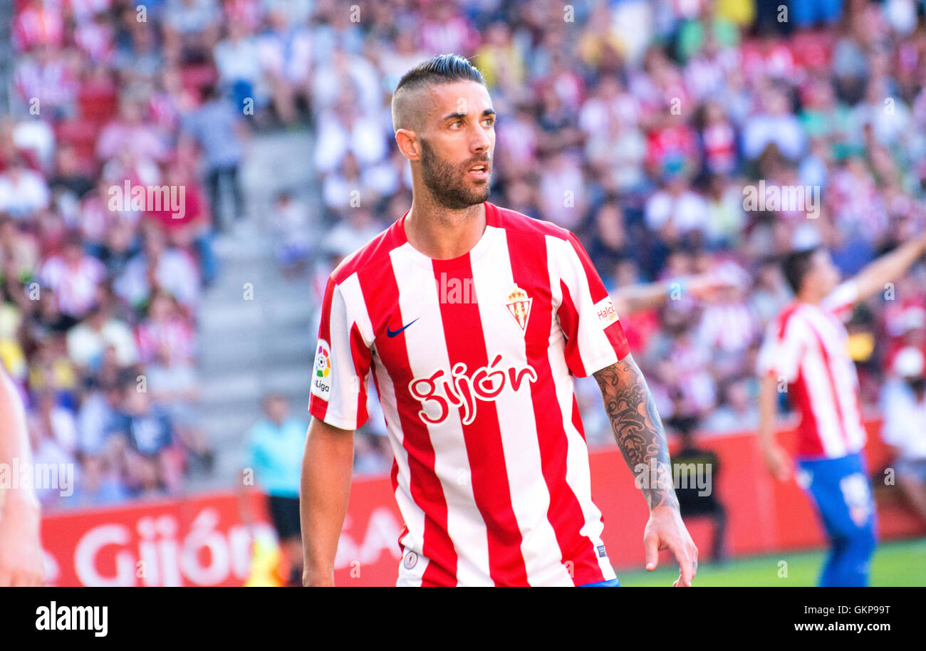 Gijón, Spanien. 21. August 2016. Manuel Castellano "Lillo" (Verteidiger, Sporting Gijon) während das Spiel der ersten Runde der Saison 2016/2017 der spanischen Liga "La Liga" zwischen Real Sporting de Gijon und Athletic Club Bilbao Molinón Stadion am 21. August 2016 in Gijon, Spanien. Bildnachweis: David Gato/Alamy Live-Nachrichten Stockfoto