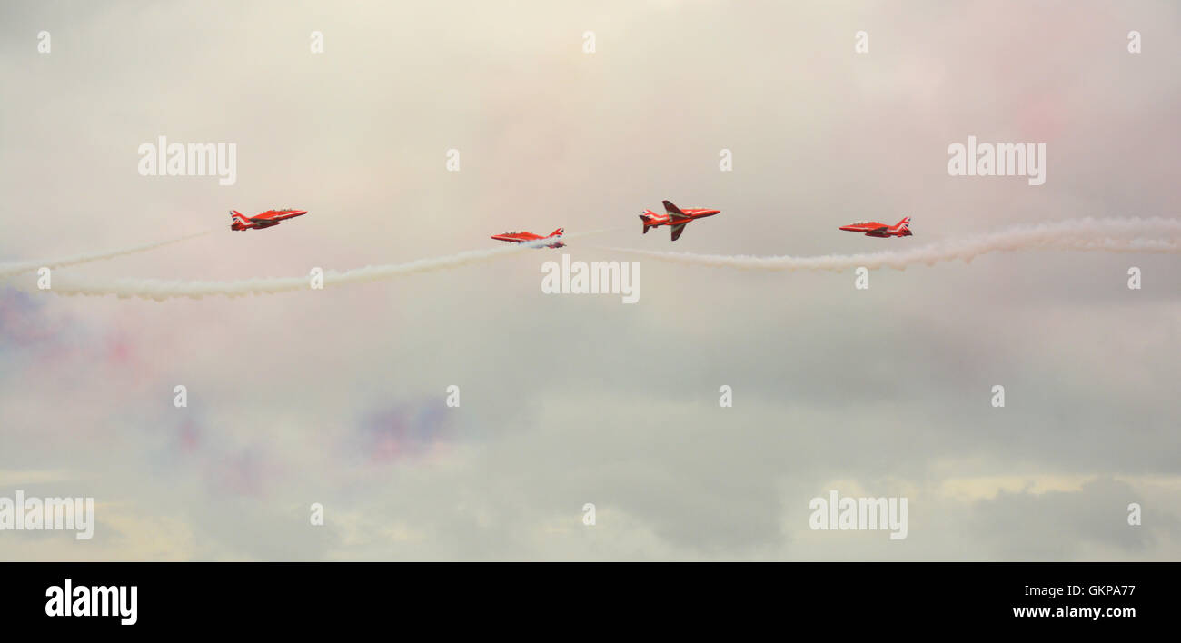 Die roten Pfeile aerobatic Display team Durchführen einer Routine an der Bournemouth Air Show 2016 Stockfoto