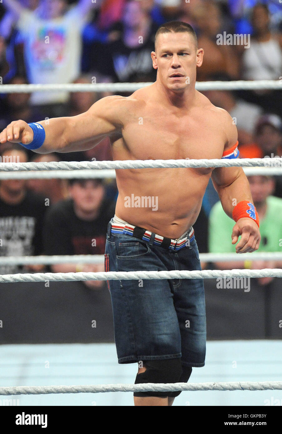 New York, USA. 21. August 2016. Schauspieler und Wrestler John Cena kämpften AJ Styles bei WWE SummerSlam 2016 bei Barclays Center am 21. August 2016 in Brooklyn, New York.  Bildnachweis: John Palmer / Kredit-MediaPunch: MediaPunch Inc/Alamy Live-Nachrichten Stockfoto