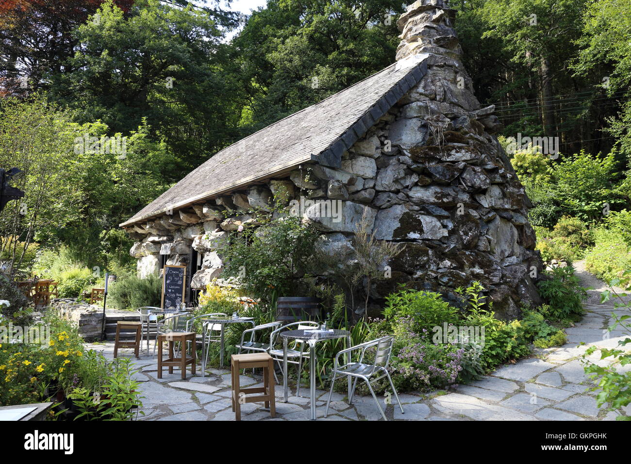 Der "Hässlichen Haus" Tea-Room auf der A5 in Nord-Wales. Stockfoto