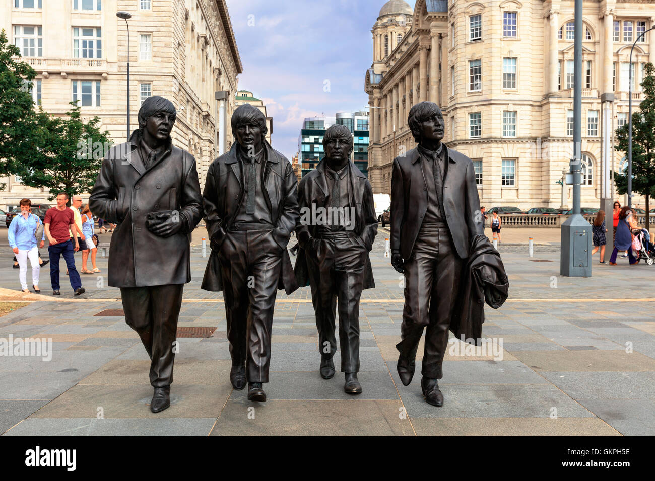 Bronzestatue der vier Beatles Liverpool steht auf Liverpool Waterfront von Skulptur Andrew Edwards. Stockfoto