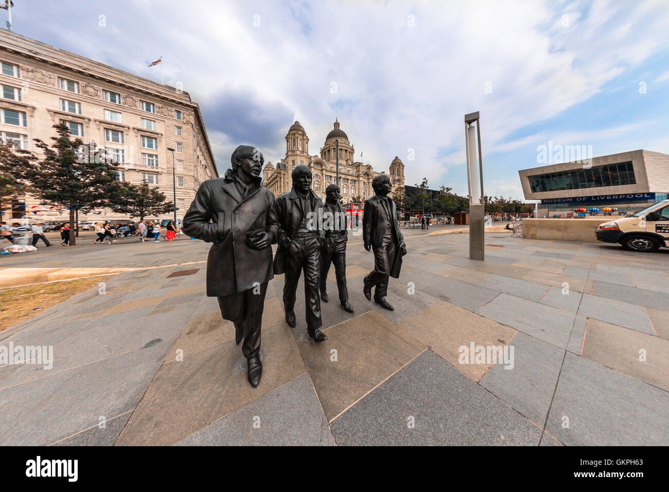 Bronzestatue der vier Beatles Liverpool steht auf Liverpool Waterfront von Skulptur Andrew Edwards. Stockfoto
