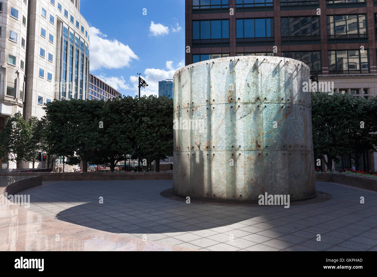 Glas Vergusstafeln von Jeff Bell, 1992, Kunst in Canary Wharf, London, UK Stockfoto