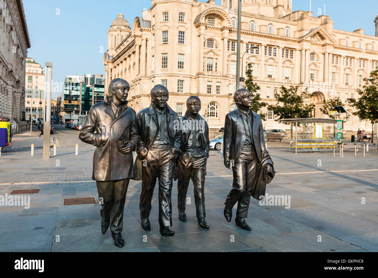 Bronzestatue der vier Beatles Liverpool steht auf Liverpool Waterfront von Skulptur Andrew Edwards. Stockfoto