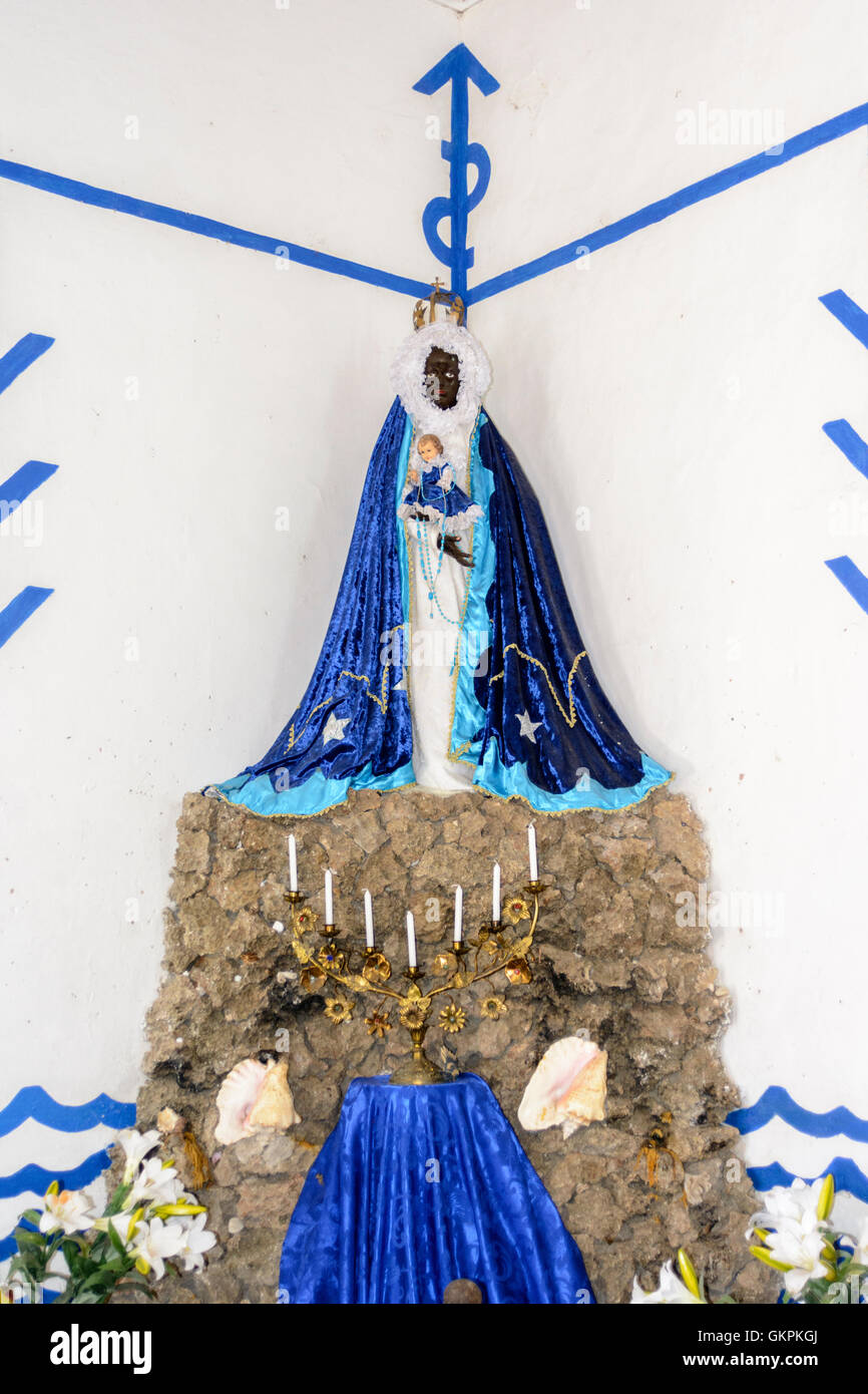 Santeria-Puppe in der Santería-Tempel in Trinidad, Sancti Spíritus, Kuba Stockfoto