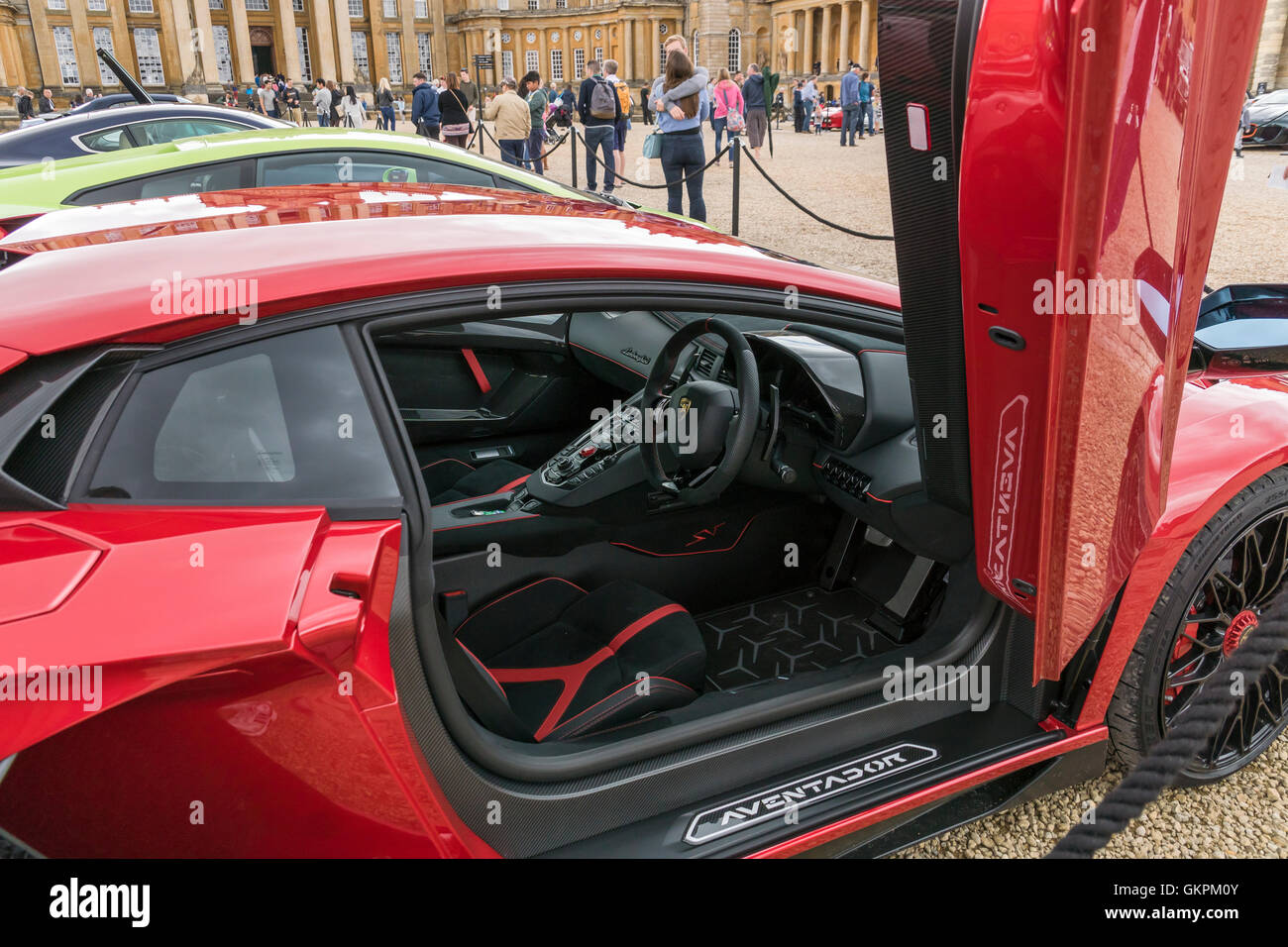 Der Lamborghini Aventador Mittelmotor-Sportwagen auf dem Display an Blenheim Palace Stockfoto