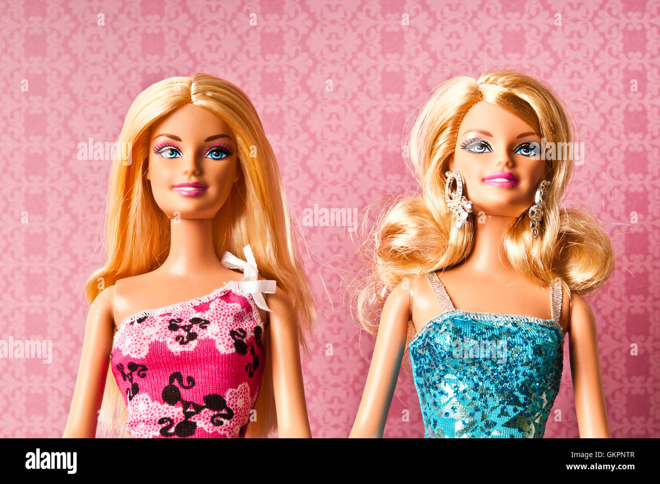 zwei Barbie-Puppen Stockfoto