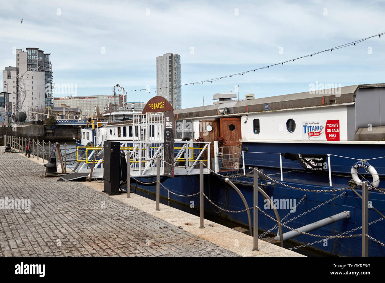 die Barge einschließlich Holohans Restaurant Belfast waterfront Stockfoto