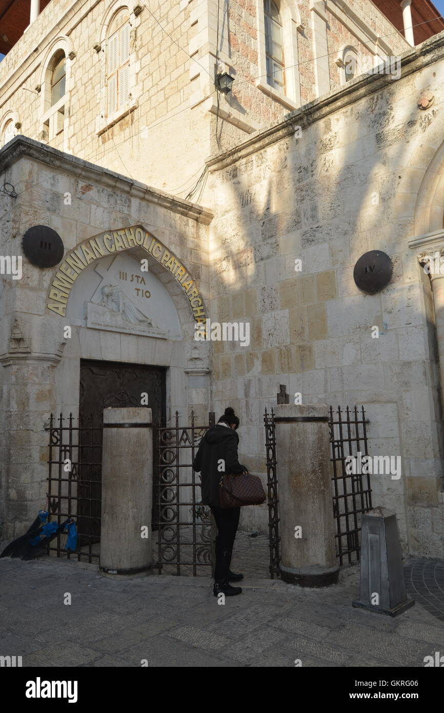 Die Via Dolorosa (lateinisch: "Weg der Trauer," 'Weg des Elends","Weg des Leidens"oder einfach" schmerzhafte Art und Weise, Jerusalem, Israel Stockfoto