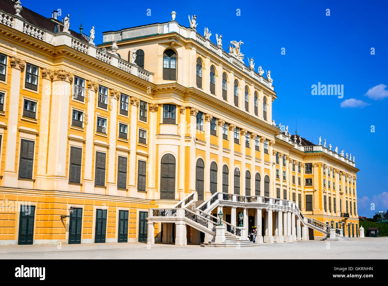 Wien, Österreich. Schloss Schönbrunn in Wien. Es ist eine ehemalige kaiserliche 1.441 Zimmer Rokoko Sommerresidenz in modernen österreichischen Hauptstadt Stockfoto